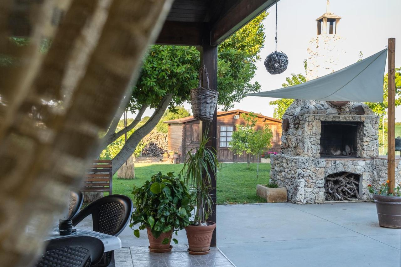 A Lu Fanizza Bed & Breakfast คูโตรฟิอาโน ภายนอก รูปภาพ