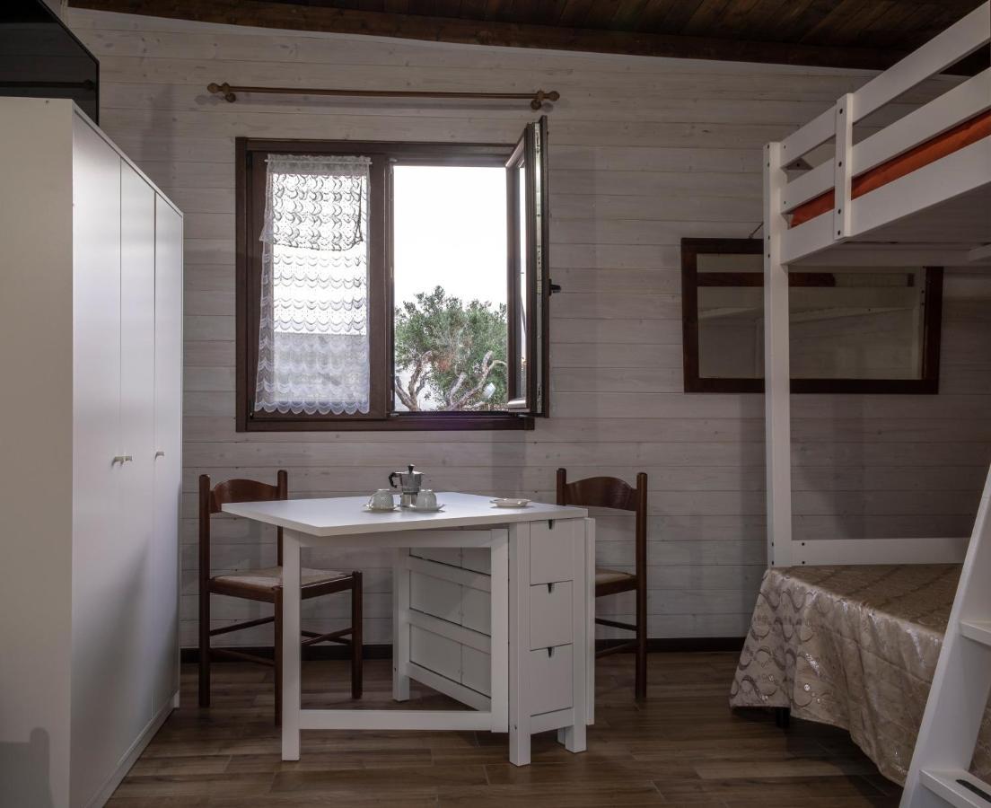 A Lu Fanizza Bed & Breakfast คูโตรฟิอาโน ภายนอก รูปภาพ