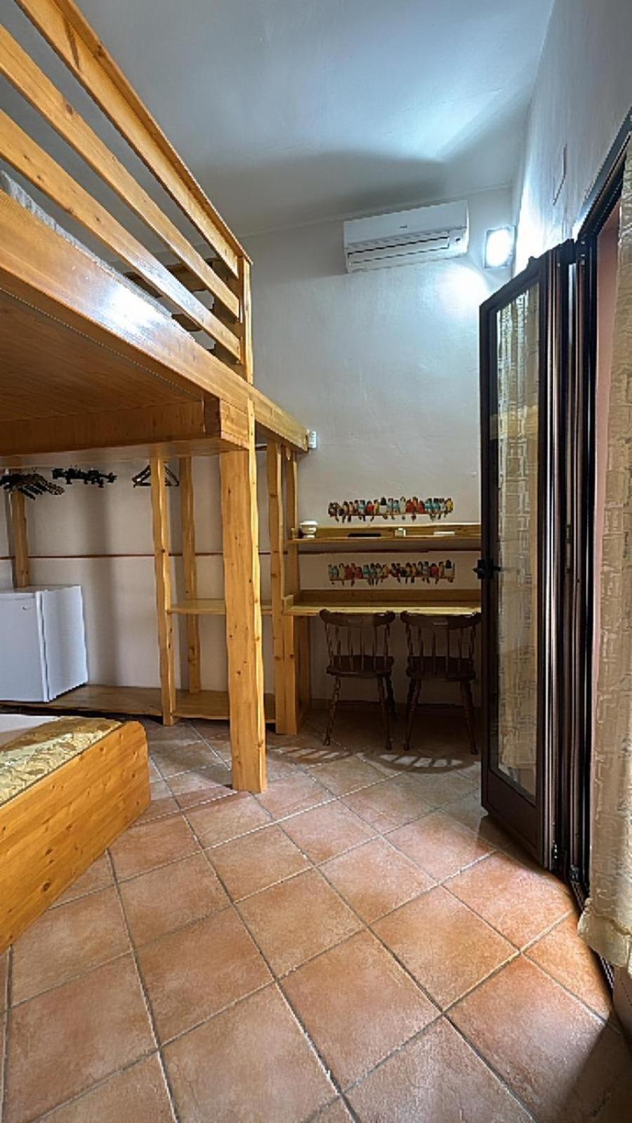 A Lu Fanizza Bed & Breakfast คูโตรฟิอาโน ภายนอก รูปภาพ