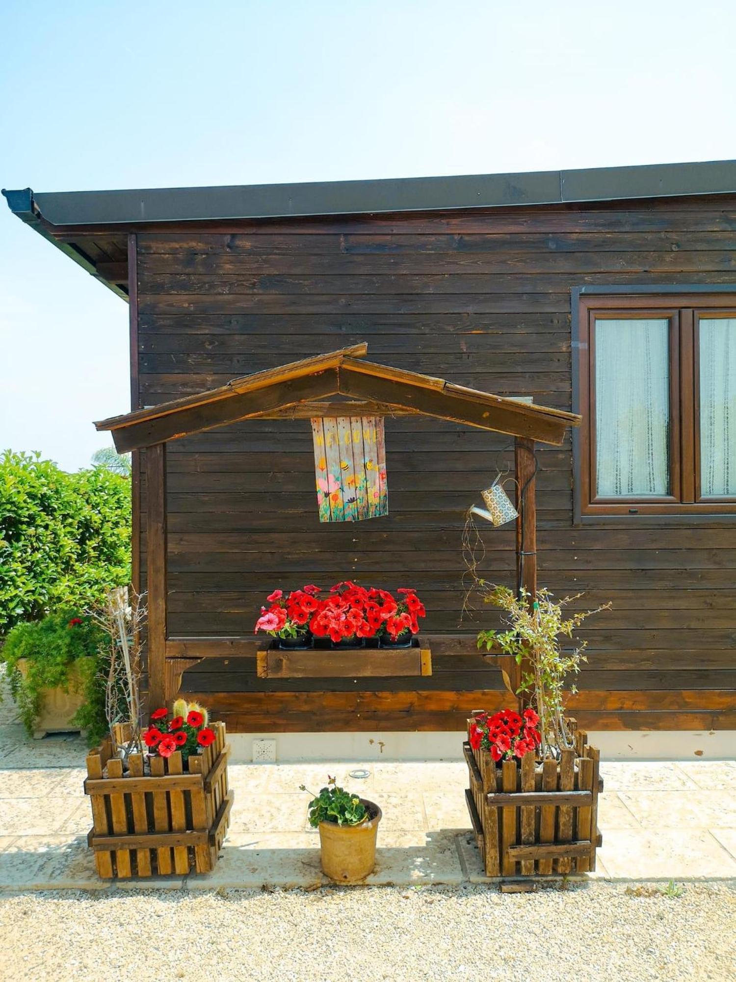 A Lu Fanizza Bed & Breakfast คูโตรฟิอาโน ภายนอก รูปภาพ